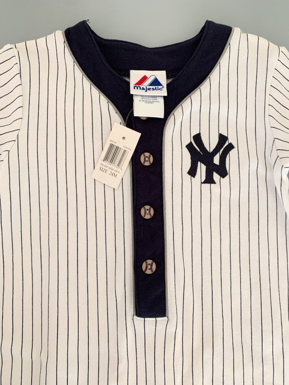 NWT NY Yankees Onesie 24 Months Official Merchandise - Picture 2 of 11